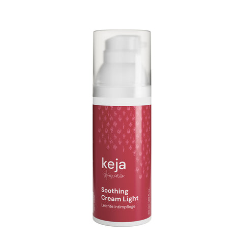keja Soothing Cream Light, 50 ml Spender mit rotem Etikett, freigestellt auf weißem Grund – Vorderseite